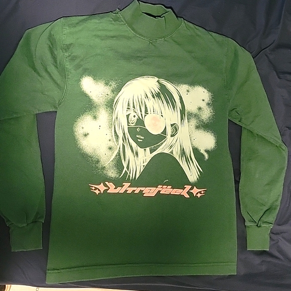 Green Anime girl long sleeve - Picture 1 of 3